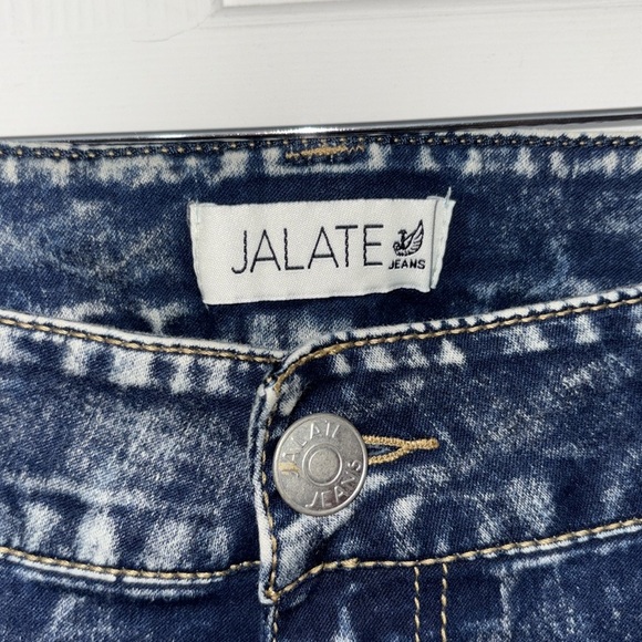 Wet Seal Jalate Acid Wash Jeans - Picture 3 of 5